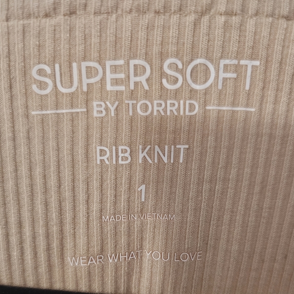 Torrid Top - Picture 2 of 4